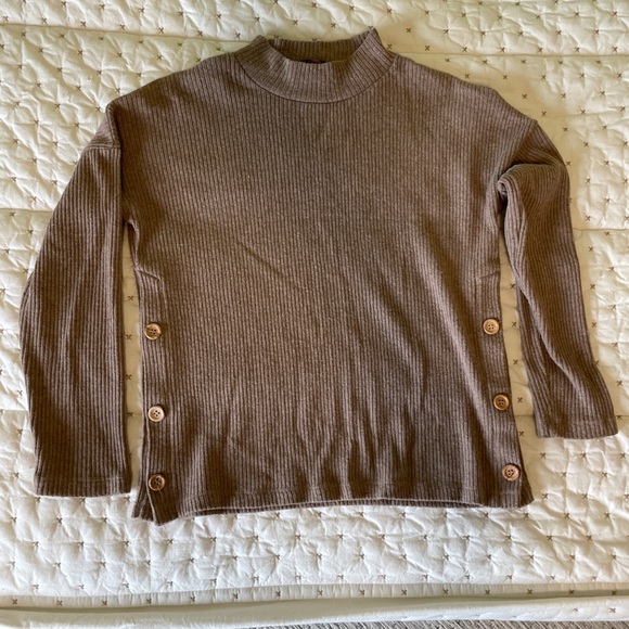 Brown Maternity/ Nursing sweater. - Picture 1 of 4